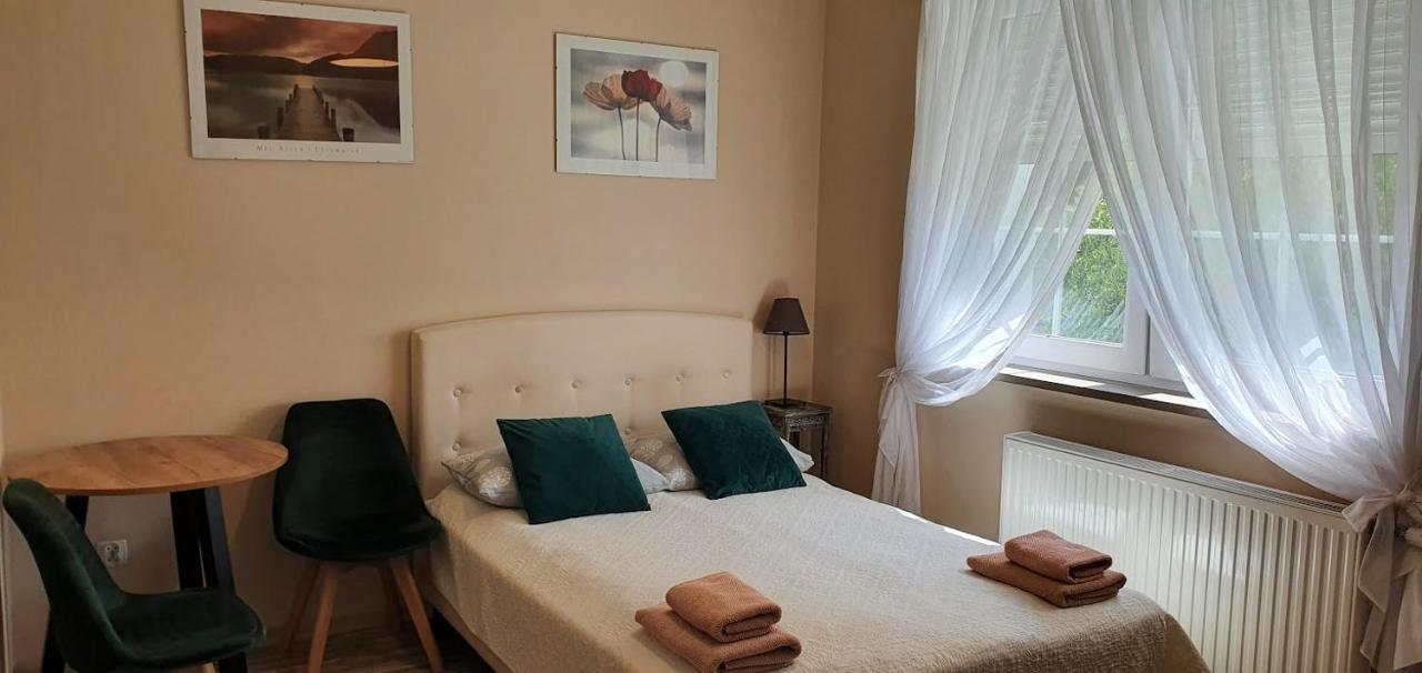Pokoje Goscinne Mizera Kudowa Zdroj Luaran gambar